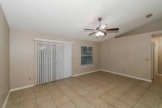 9060 Castle Rock Dr, Jacksonville, FL 32221 - photo 6