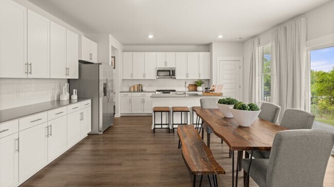 1056 Mourning Cloak Dr, Clarksville, TN 37043 - photo 6