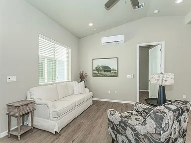 6016 E Sussex Way, Fresno, CA 93727 - photo 5