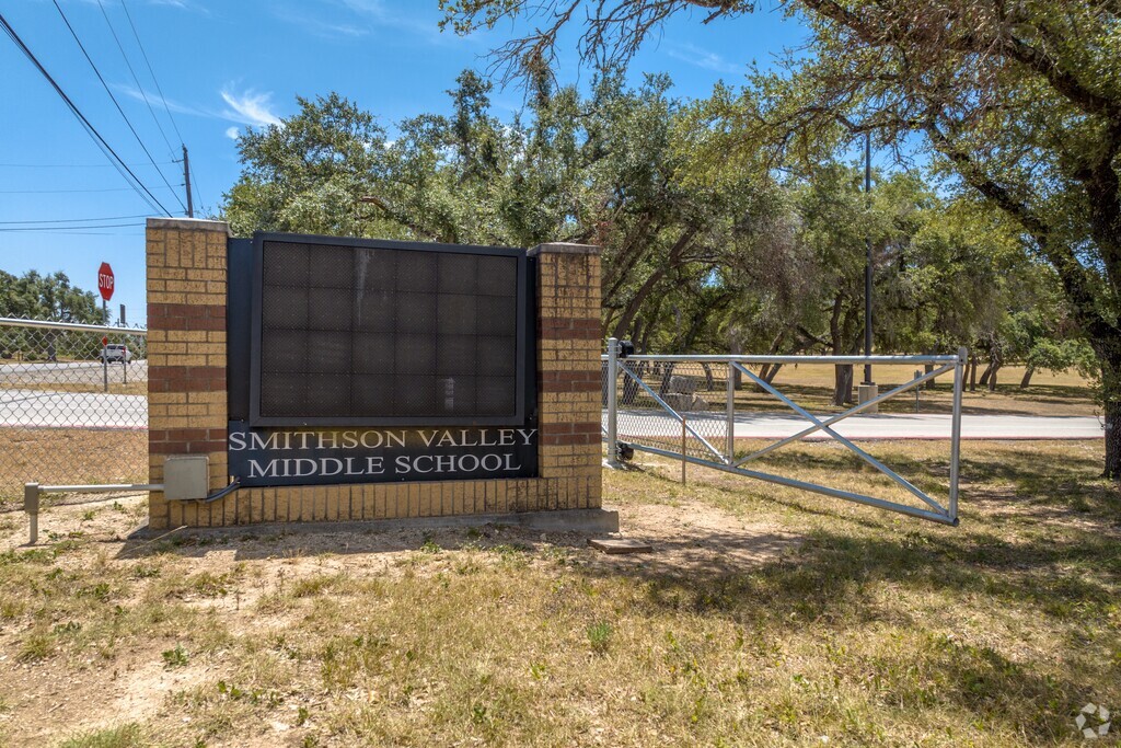 Welcome to Smithson Valley Middle School in Far North San Antonio.