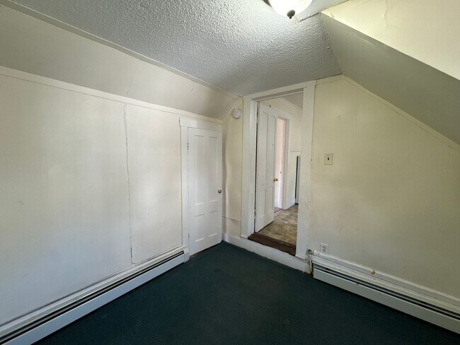 190 Main St, Claremont, NH 03743 - photo 4