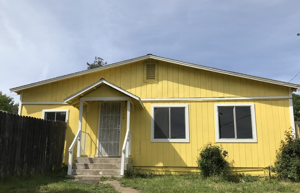 1134 Oro Dam Blvd W, Oroville, CA 95965 - photo 1