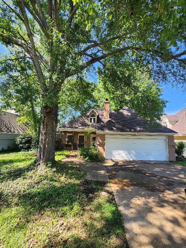 542 S Deerfield Dr, Canton, MS 39046