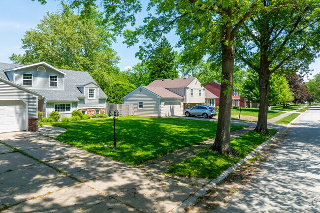 Most of the homes in Countrybrook have large yards.
