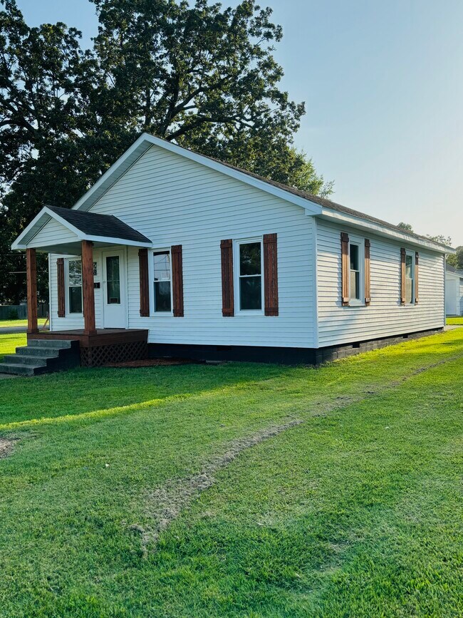 718 S Pine St, Rector, AR 72461 - photo 2