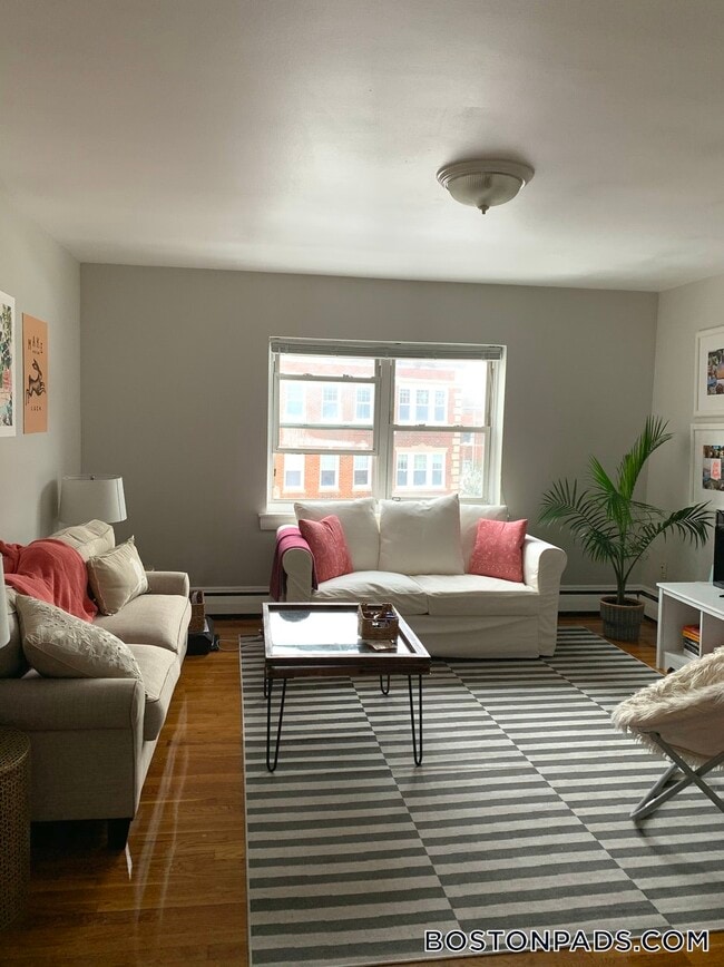 61 Selkirk Rd Unit 11, Boston, MA 02135