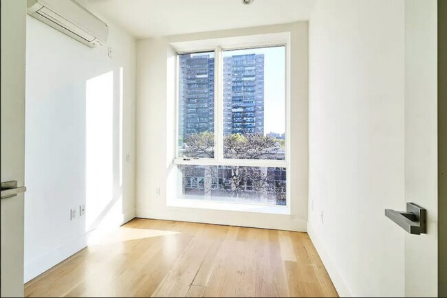 87 Montrose Ave unit 2L, Brooklyn, NY 11206 - photo 4