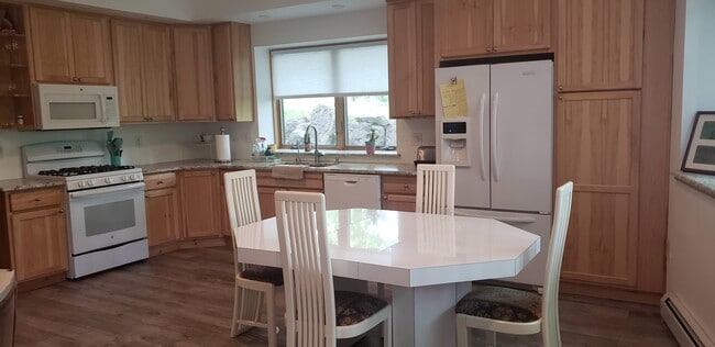 10 Andrew Dr, Monroe Township, NJ 08831 - photo 4