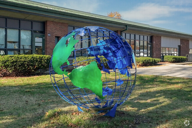 Chenoweth Elementary School has 468 students in PK, K-5th grades.