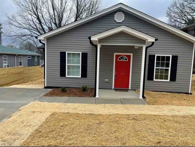 1110 Thurmond St, Winston Salem, NC 27105 - photo 2