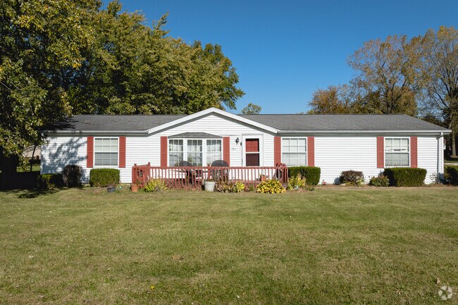 This beautiful ranch house faces the morning sun in Northwest Perry Township.