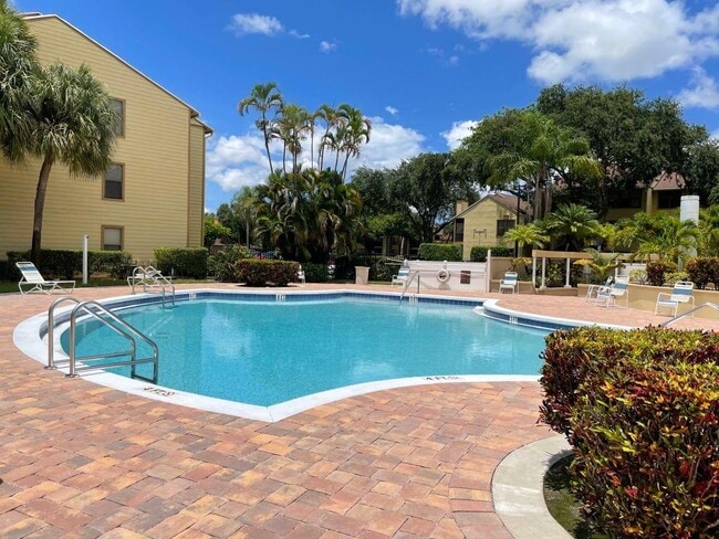 2305 N Congress Ave unit 28, Boynton Beach, FL 33426 - photo 7