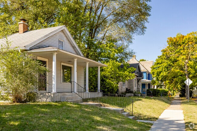 Ranch homes in Monroe Park offer potential residents a single story floor plan option.