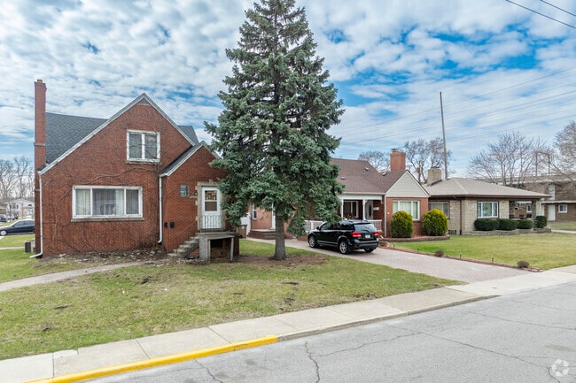 Homes in Southside line wide residential streets with sidewalks for pedestrians.