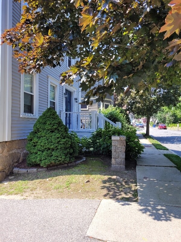 107 Ash St Unit 1, New Bedford, MA 02740