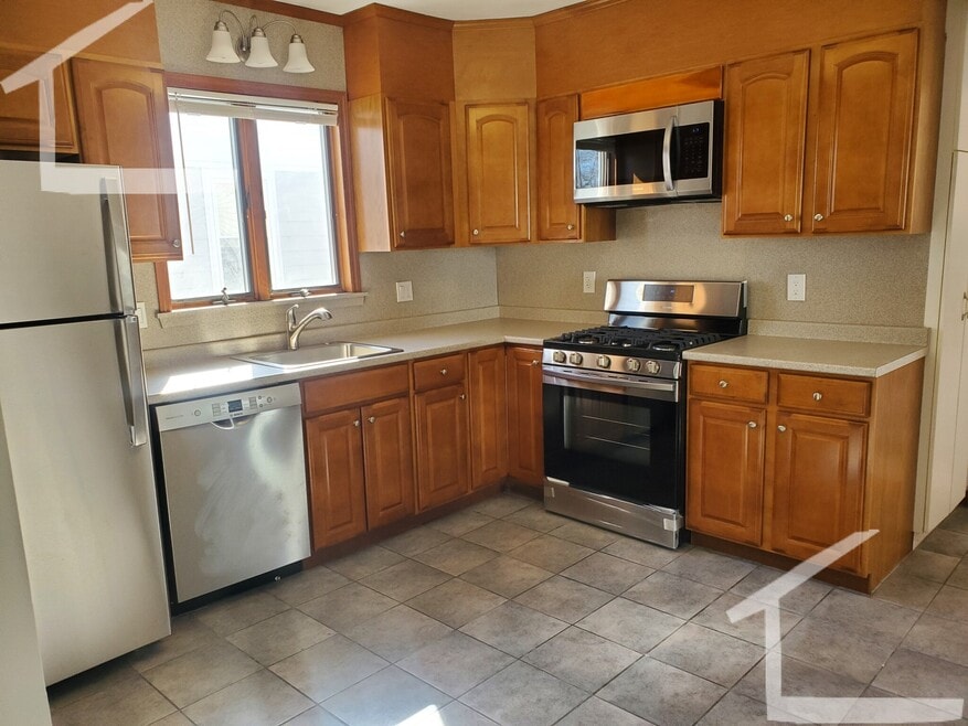 31 Montfern Ave unit 2, Brighton, MA 02135 - photo 1