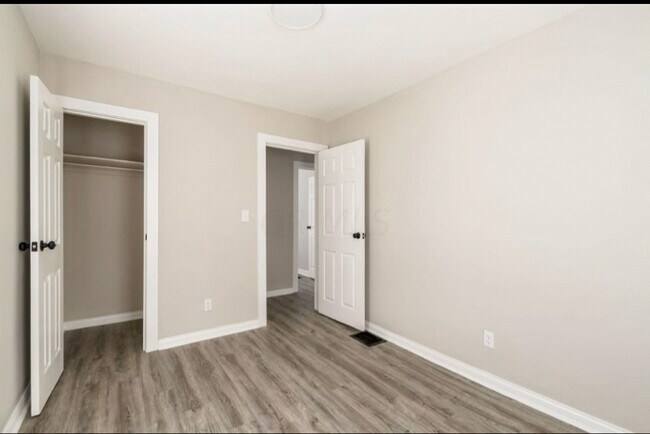 1855 Jermain Dr, Columbus, OH 43219 - photo 6