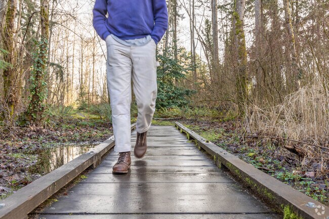 It's so enticing to take a serene walk along Pendragon's Loop Trailhead in Lakeland North.