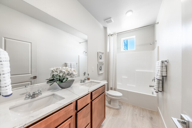 735 Sun Mesa Dr unit 36475952, Sun Valley, NV 89433 - photo 4