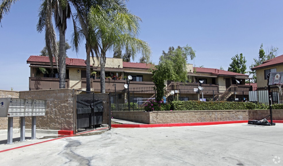 Arrow Apartments, Fontana, CA 92335 - photo 1