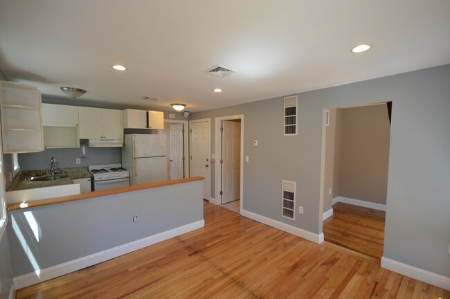 12 Cheever Ct unit 2, Boston, MA 02128 - photo 4