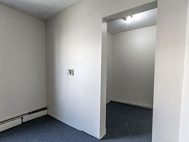 381 Forest Ave unit C, Morgantown, WV 26505 - photo 2