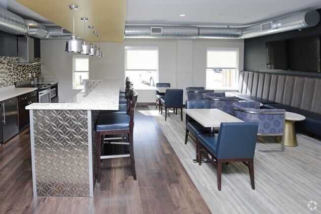 Hamline Pointe Apartments, Saint Paul, MN 55108 - photo 7