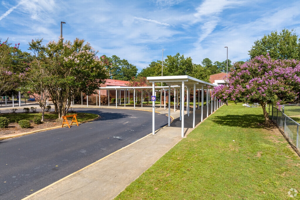 The younger children of Downtown North Augusta attend North Augusta Elementary School.