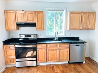 21 Dale St Unit 2, Providence, RI 02909