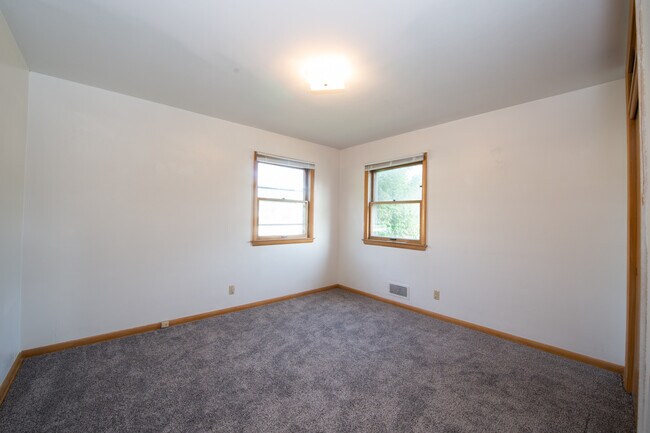 3061 S 72nd St unit 3, West Allis, WI 53219 - photo 5
