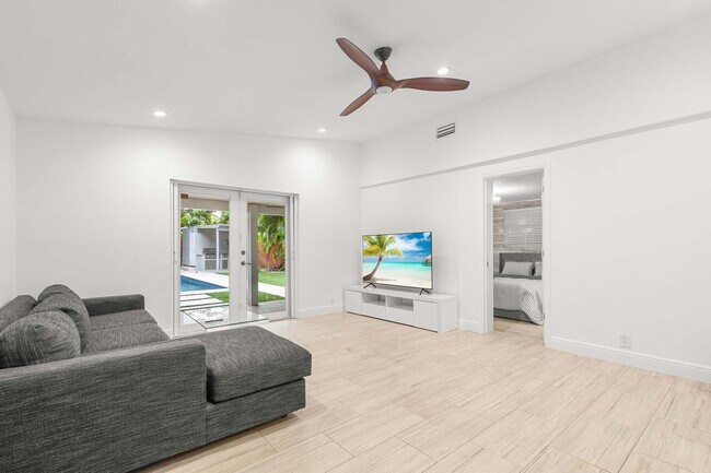 443 NE 71st St unit ID1323142P, Miami, FL 33138 - photo 3