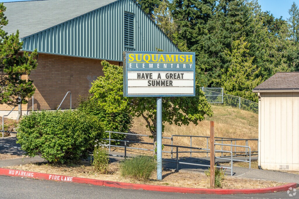 Suquamish Elementary School scores a B+ on Niche.