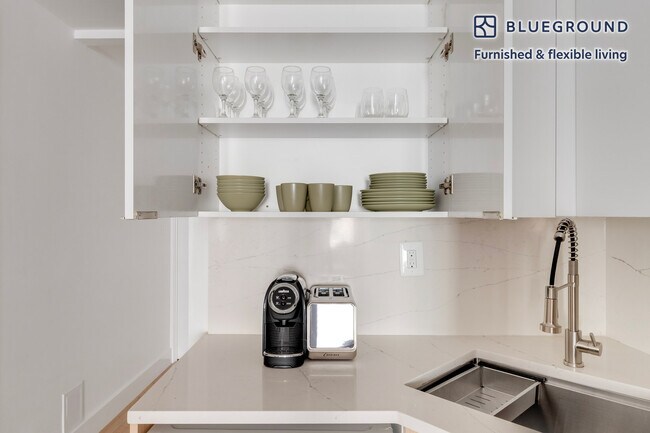 940 1st Ave unit FL3-ID2040, New York, NY 10022 - photo 6