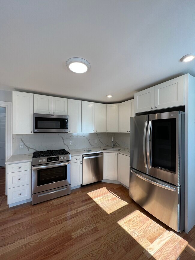 9 Mossland St Unit 3, Somerville, MA 02144