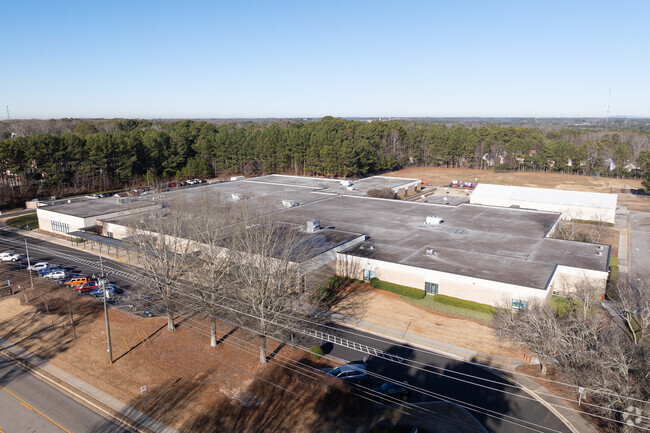 Simonton Elementary School still stands on its original school campus.