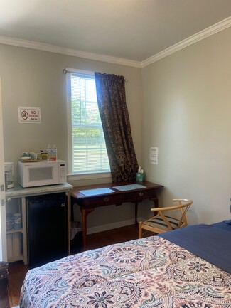 1340 Cedars Rd, Lawrenceville, GA 30045