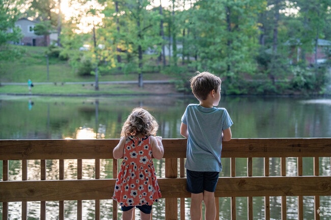 Soak in the scenery at Georgetown Lake Park.