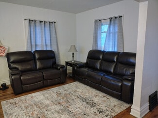 711 N Chestnut St, Lansing, MI 48906