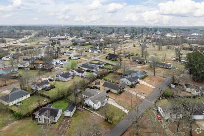 Joyner is a tight-knit community located five minutes from downtown Tupelo.