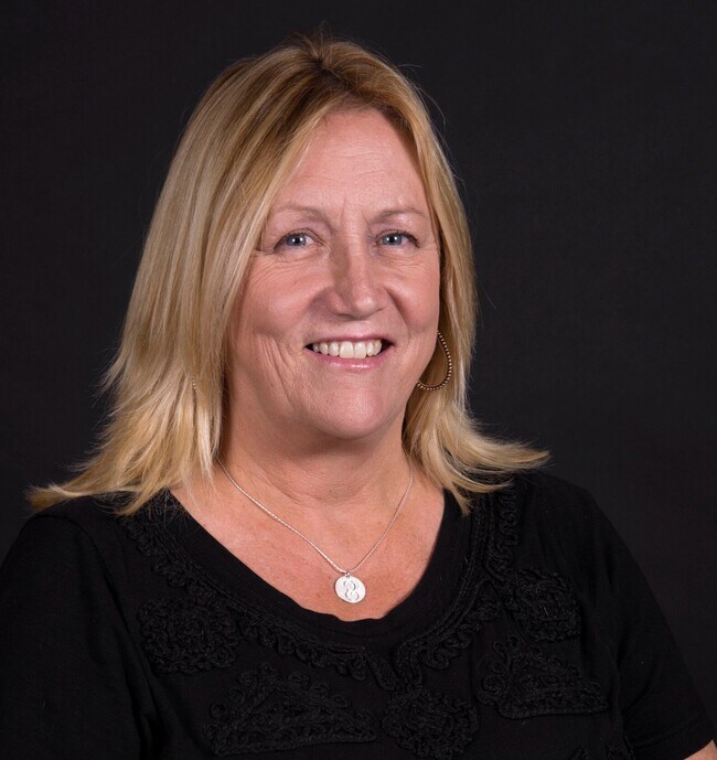 Glynis Giles