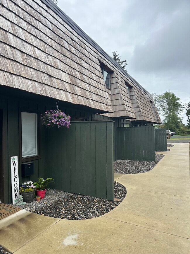 335 SW 1st St unit 3, Warrenton, OR 97146 - photo 2