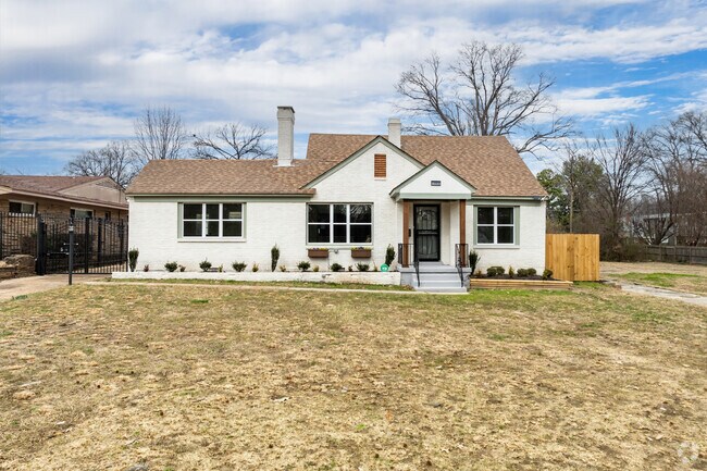 Bright and airy modern homes are sprinkled throughout Southeast Memphis.