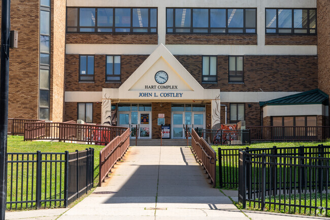 John L Costley Sr Middle School earns an overall grade of C- on Niche.