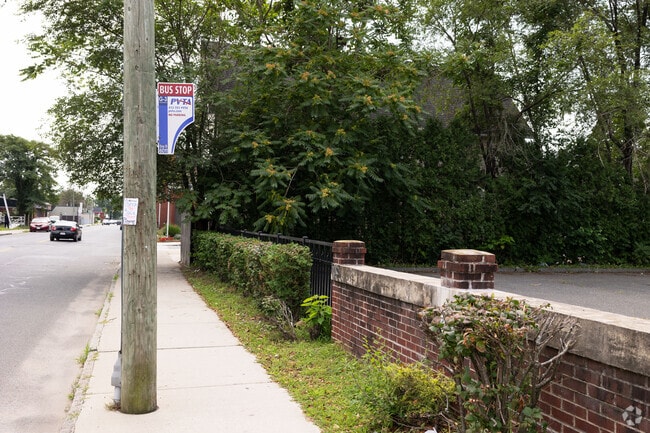 Public Transportation will get you around in Old Hill to Springfield.