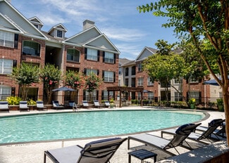 2601 Woodland Park Dr, Houston, TX 77077