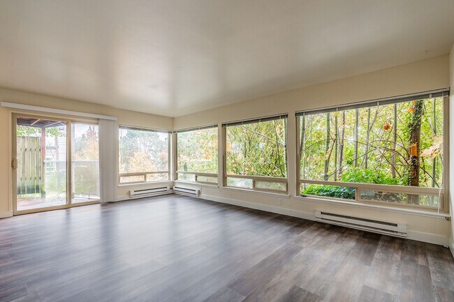 Fairway Apartments, Seattle, WA 98126 - photo 2