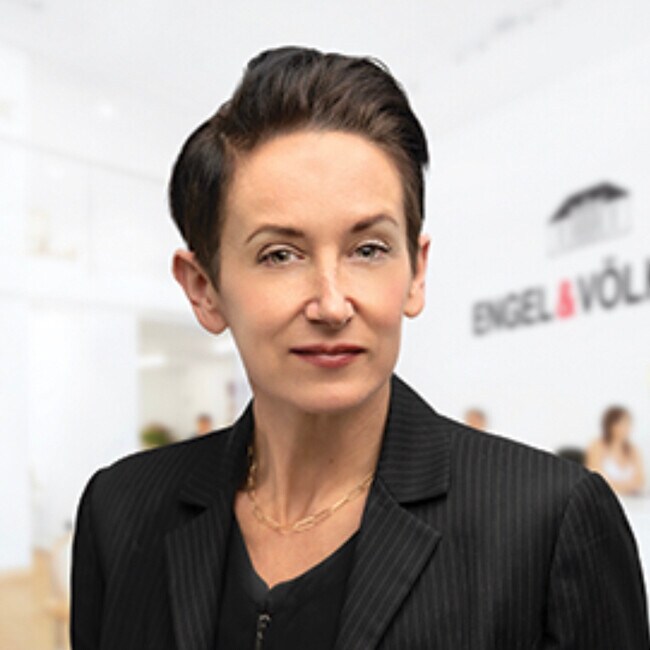 Jennifer Finter