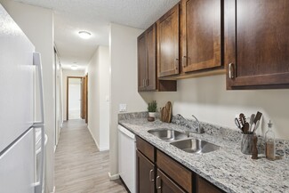 2310 Silver Ln, New Brighton, MN 55112