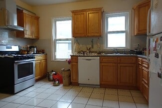 9 Mulford St, Brookline, MA 02445