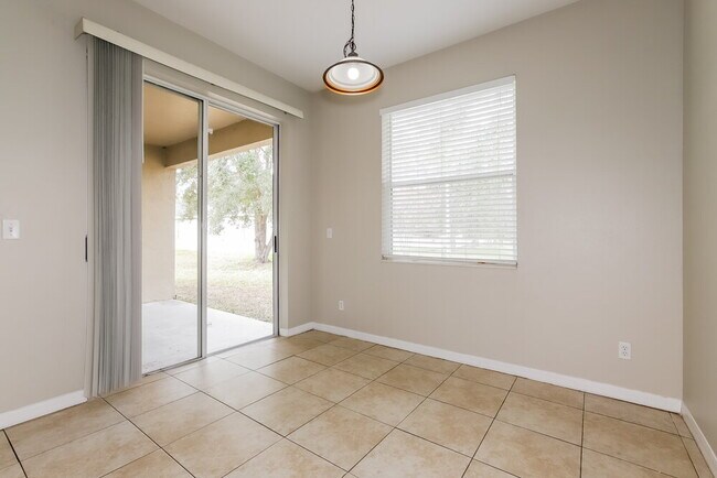 11719 Summer Springs Dr, Riverview, FL 33579 - photo 6